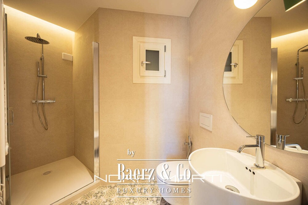 Apartment for sale in Eixample Esquerra image