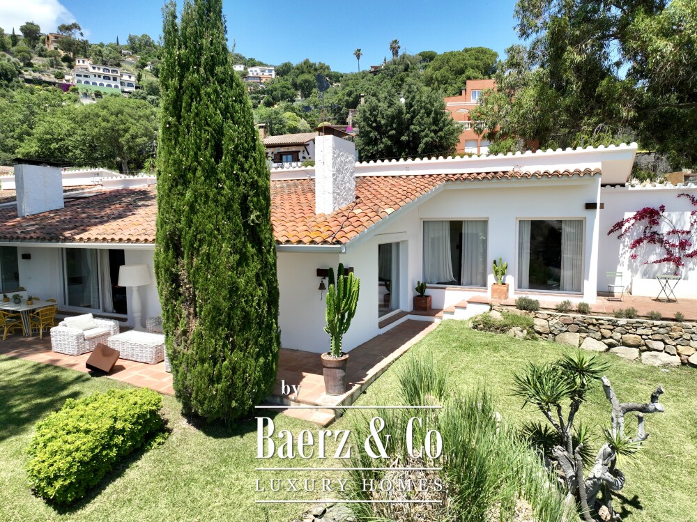 Elegant Mediterranean estate with sea views and proven investment appeal — Calonge, Costa Brava image
