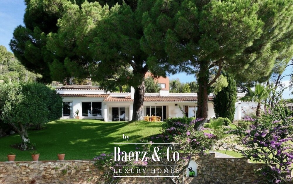 Elegant Mediterranean estate with sea views and proven investment appeal — Calonge, Costa Brava image