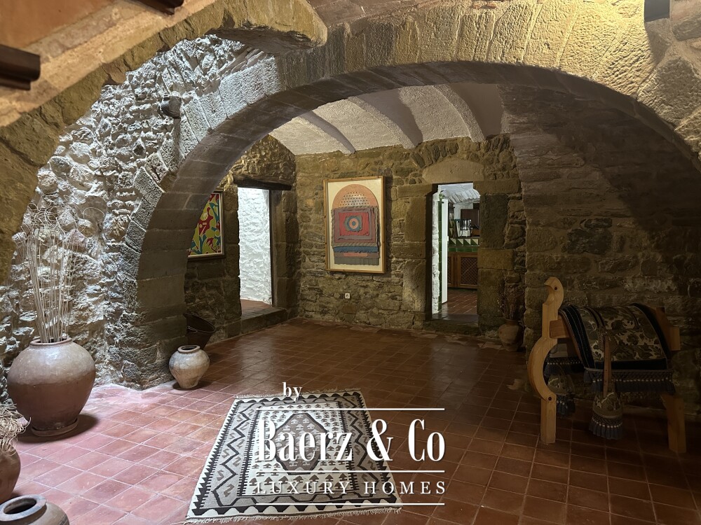 Stone House in Monells image