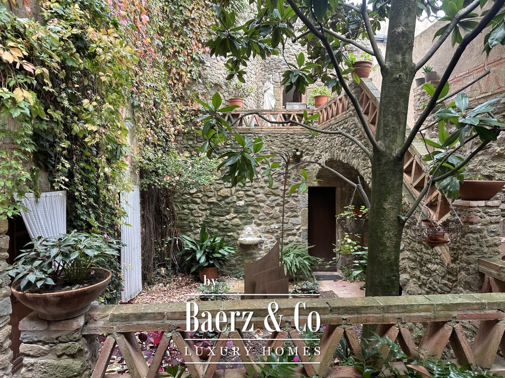 Stone House in Monells image