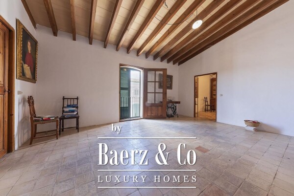 photo 15 Impressive historic house with large plot in Andratx