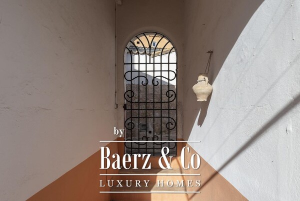 photo 19 Impressive historic house with large plot in Andratx