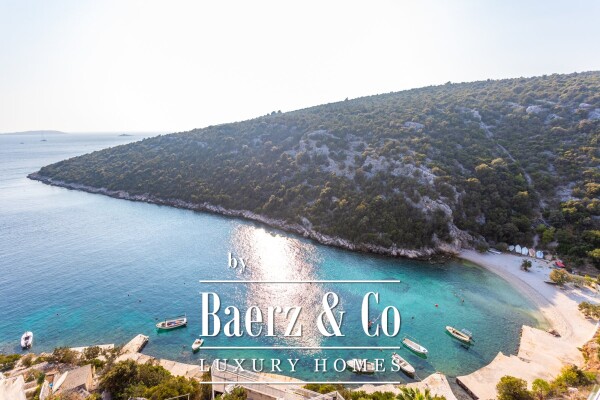 photo 8 Vinišće, house with swimming pool and 6 apartments with 1,000 m2 plot of land