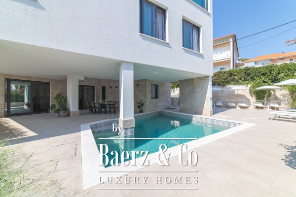 photo 1 Trogir, luxury villa with swimming pool, 368 m2