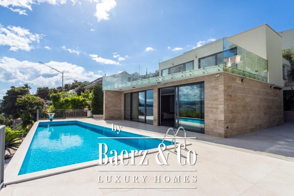 photo 2 Okrug Donji, a beautiful luxury villa in the first row to the sea