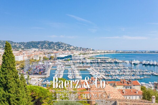 photo 3 Authentic castle located in Cannes and enjoying a panoramic Seaview