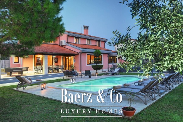 photo 12 Pula, Veli Vrh - beautiful luxurious and modern house 347 m2 with a pool of 27 m2