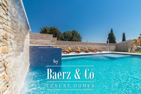 photo 10 Valtura, a luxury villa with a heated pool and a large garden, a rarity on the market