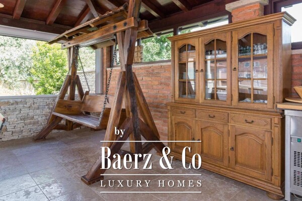 photo 18 Valtura, a luxury villa with a heated pool and a large garden, a rarity on the market