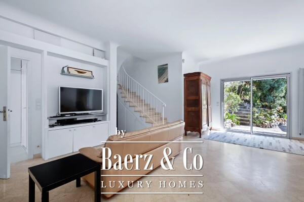 photo 15 AMAZING CALIFORNIAN STYLE VILLA WITH SEA VIEW