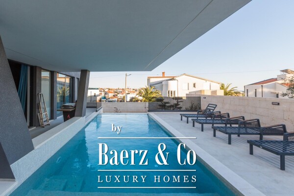 photo 18 Medulin, immaculate luxury villa NKP 400 m2 with pool, 300 m from the beach