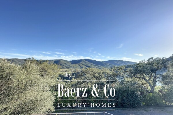 photo 1 Beautiful estate on 7,900 m² with an outstanding view of the