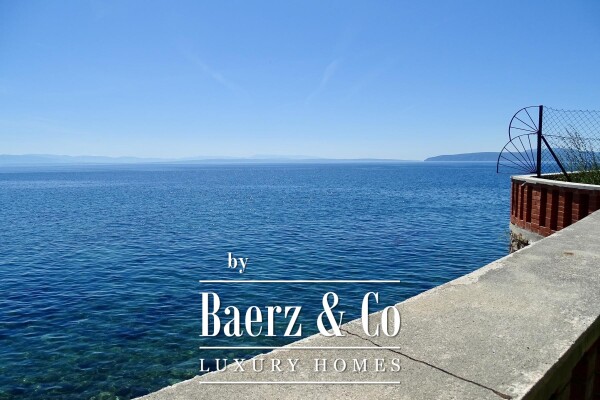 photo 12 Lovran, exclusive apartment in a historic villa, 120.26 m², first row to the sea