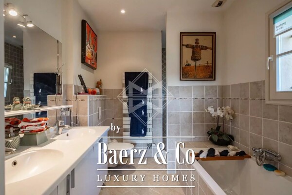 photo 13 Exclusivity in the heart of the village!