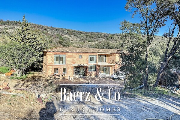 photo 2 New villa – peaceful setting on 6 ha of land.