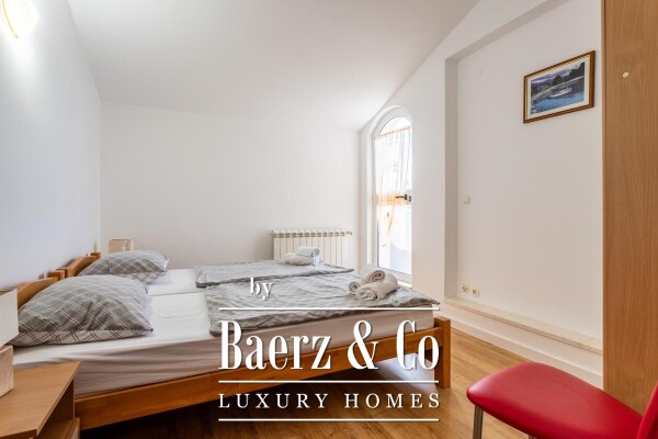 photo 2 Primošten, Beautiful villa with a large swimming pool