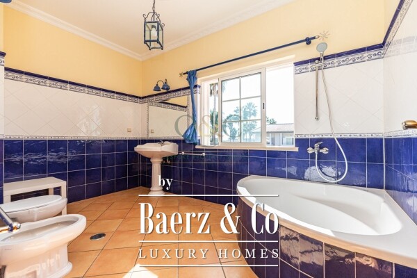 photo 14 Beautiful luxury home in Almancil, Almancil