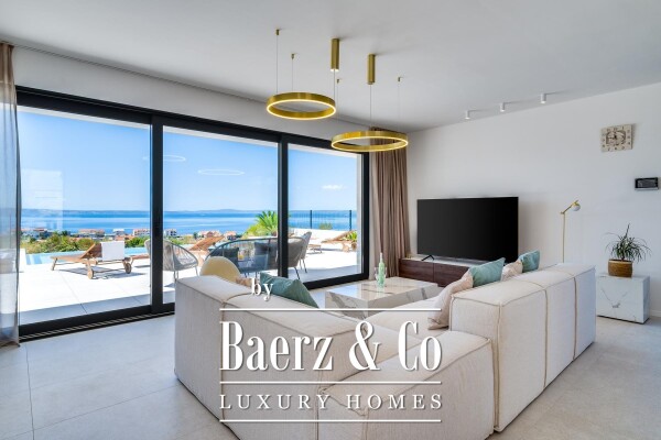 photo 1 Podstrana, moderna vila s bazenom i otvorenim pogledom na more