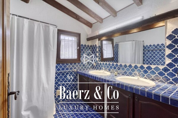 photo 8 In la Croix-Valmer - Property with sea view and 1ha of plot of land