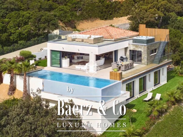 photo 1 Luxury - New contemporary villa in Cavalaire-sur-Mer
