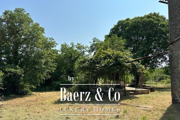 photo 13 Istria, Vižinada, an authentic Istrian estate with stone houses