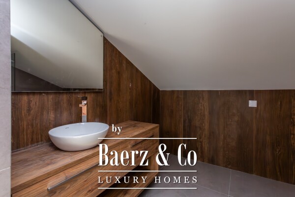 photo 18 Luxury duplex T3+1 with Mezzanine, in a quiet street in Carcavelos