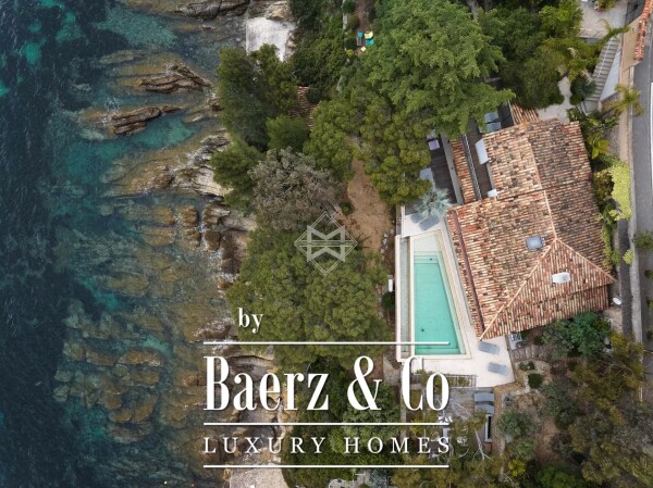 photo 1 Waterfront Villa with Private access to the beach and Dock - Le Lavandou