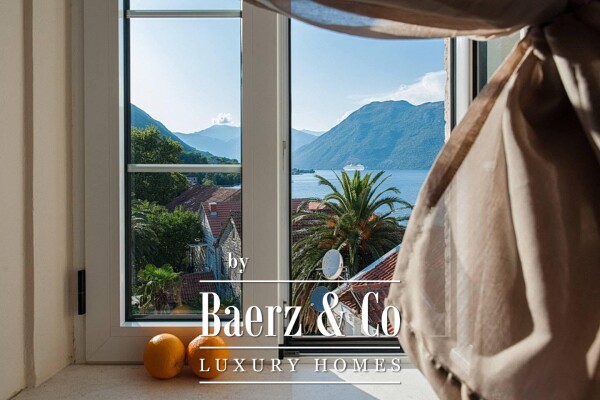 photo 6 Seaside Apartment in Kotor Municiplaity in a Historical Palace