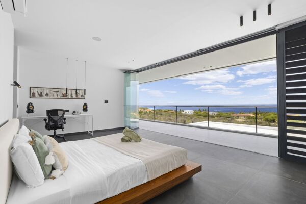 photo 23 Crown West 207