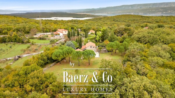 photo 2 Charming rustic house surrounded by peaceful, lush gardens