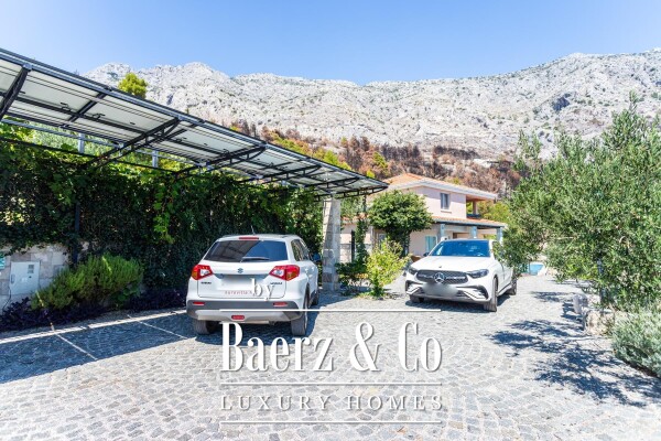 photo 31 Mimice, jedinstvena vila s bazenom i idiličnom okućnicom