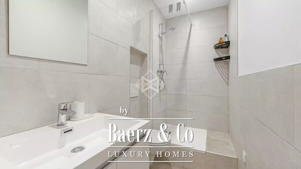 photo 9 Close to the port of Saint-Tropez