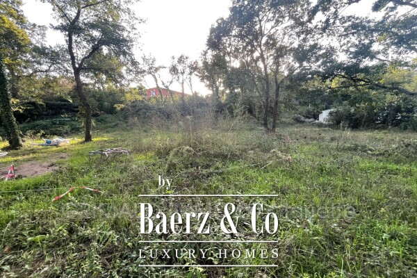 photo 1 Grimaud, France