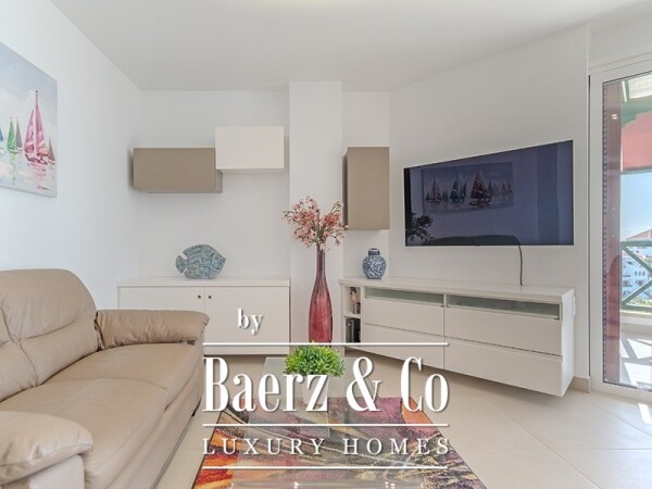 photo 6 First line penthouse in Tenerife south