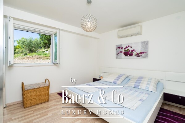 photo 5 Slano – Elevated House with Garage and Scenic Views