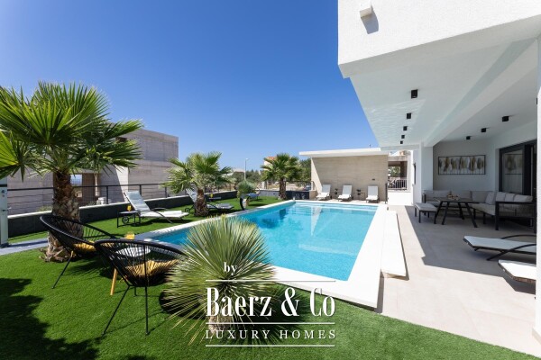 photo 1 Primošten, beautiful villa with a swimming pool and sea view, 311.56 m²