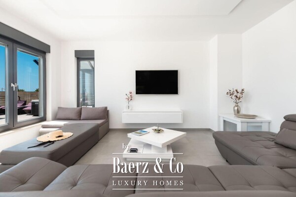 photo 3 Makarska, a beautiful villa with a pool, jacuzzi, and panoramic sea view