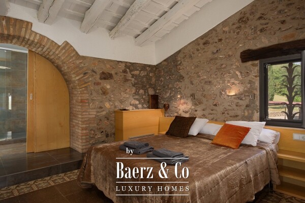 photo 11 Exceptional 18th century masia with tourist licence in Amer.