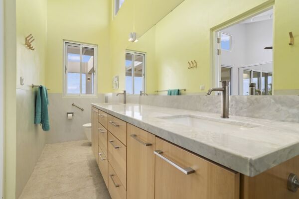 photo 19 Crown West 239