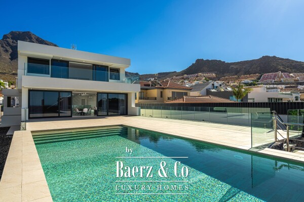 photo 21 Beautiful move in ready villa in residential area Tenerife south