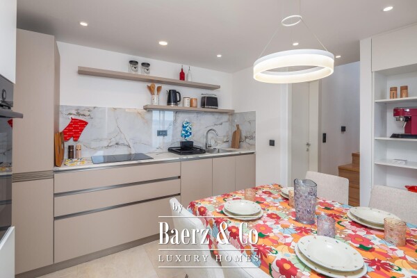 photo 9 Omiš, Stanići, exclusive villa first row to the sea