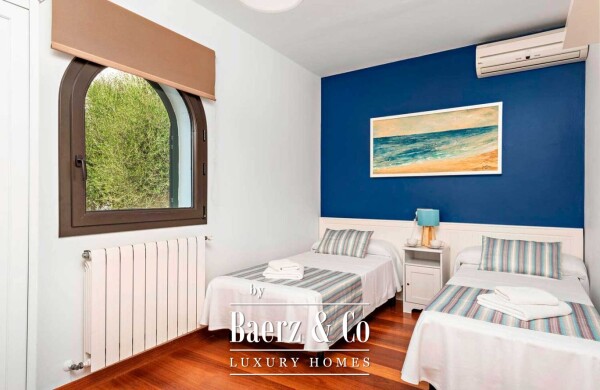 photo 15 MEDITERRANEAN VILLA FOR SALE IN SA CALETA, CIUTADELLA DE MENORCA WITH PRIVATE POOL, TOURIST LICENSE AND 4 BEDROOMS NEAR THE SEA