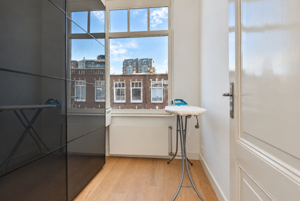 photo 33 Van Loostraat 125