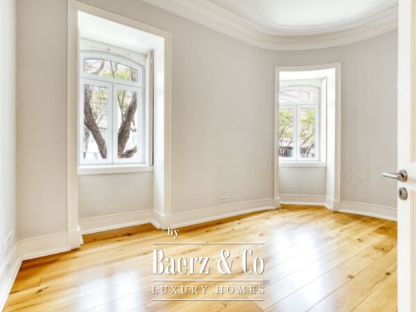 photo 12 Luxury 2 bedroom with 140sqm garden and garage in Lisbon